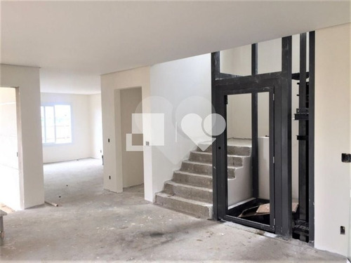 Residência De Alto Padrão Com 4 Suites No Ponta Da - 28-im421015