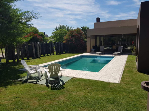 Casa En Venta En Ayres Del Sur
