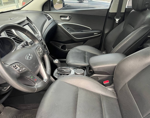 Imagen 10 de 14 de Hyundai Grand Santa Fe 3.3 V6 7p Gls At6 2019
