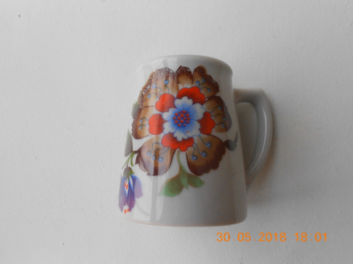 Mate Vintage Porcelana Con Vivas Flores - De Coleccion