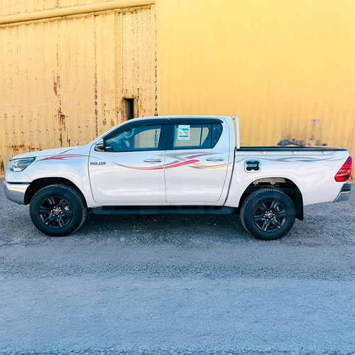 Toyota Hilux Sr5 2025