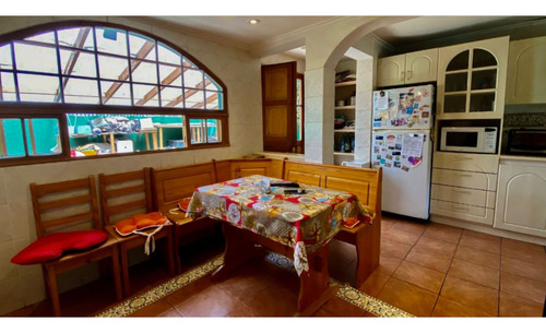 Imagen 5 de 16 de Casa En Venta En Exclusivo Sector Del Barrio San Carlos De A