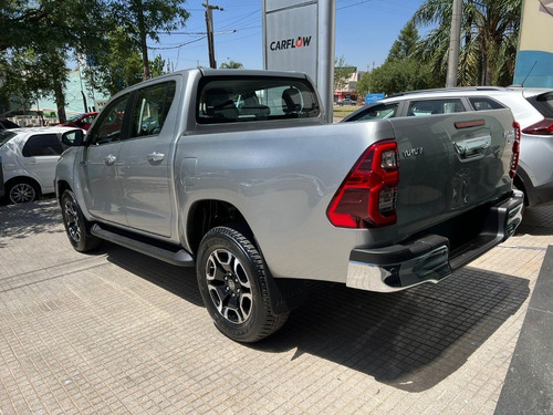 Imagen 4 de 19 de Toyota Hilux Srv 4x2 At
