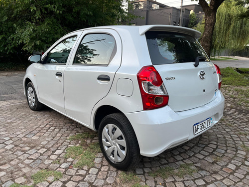 Toyota Etios 1.5 Sedan X