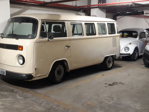 Volkswagen Kombi Luxo