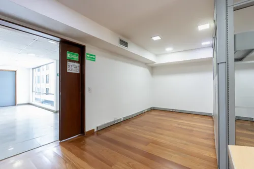 Oficina En Arriendo/venta En Chico Norte. Cod A1105064