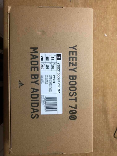 Zapatillas adidas Yeezy 700 V2 Hospital Blue
