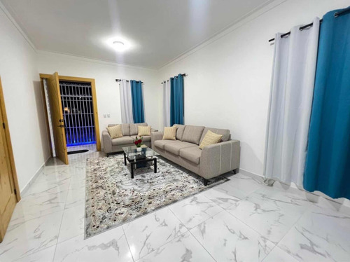 Casa Amueblada Ubicada En El Residencial Los Lirios, La Roma
