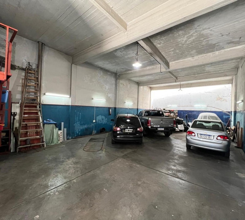 Venta De Departamento Con Galpon En Pompeya