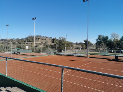 En Exclusivo Condominio Valle Escondido