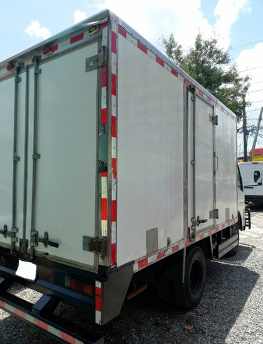 Imagen 7 de 11 de Camion Mitsubishi Fuso Con Furgon 2016 Como Nuevo