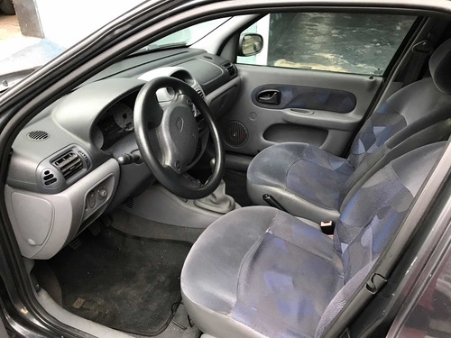 Imagem 5 de 9 de Renault Clio 2002 1.0 16v Rt 5p 11.900,00