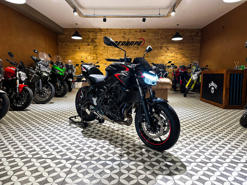 Kawasaki Z 650 (z650) *olivos* *impecable*