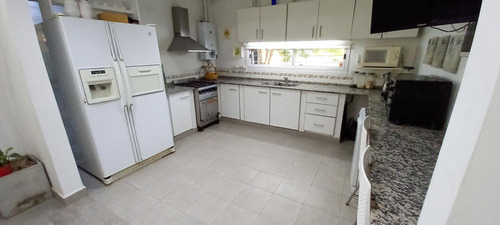 Venta Casa 5 Amb, Pileta, Galeria - Barrio Manzanares Chico Apto Crédito