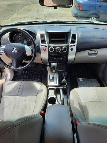 Imagen 8 de 10 de Mitsubishi Montero Sport
