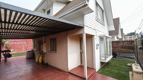 Casa Aislada 2d + Escritorio Condominio Los Maitenes 3