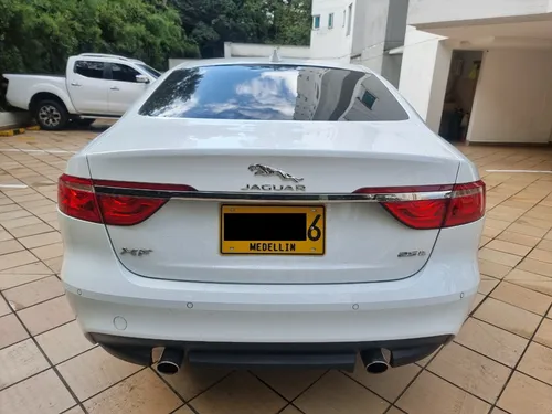 Jaguar XF 2.0 Prestige