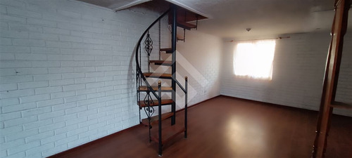 Casa En Venta De 3 Dorm. 2 Baños En Maipú