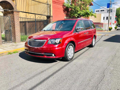 Imagen 14 de 15 de Chrysler Town & Country 2013 3.6 Limited Mt