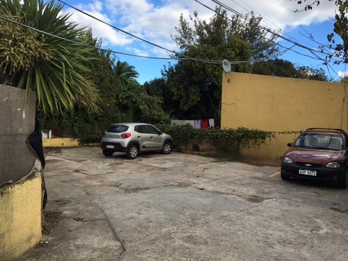Alquilo Casa De Un Dormitorio Impecable Sobre Avda. Lezica .