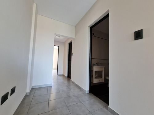 Gran Semipiso Amplio, 2 Balcones, 2 Baños 2 Dorm Con Placard