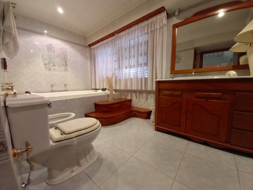Imagen 6 de 21 de Magnifico Chalet Venta 5 Amb Mar Del Plata Oportunidad