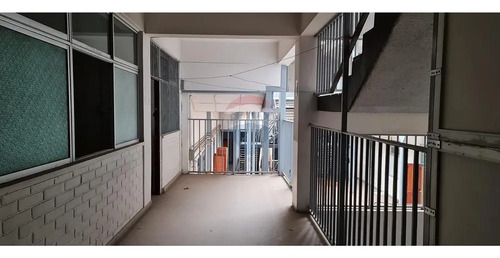 Edificio Con Anteproyecto Aprobado