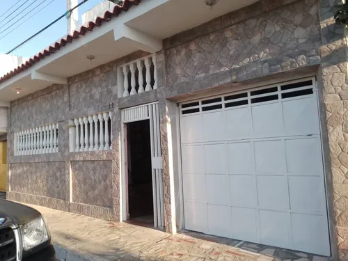 Casa En Dos Lagunas