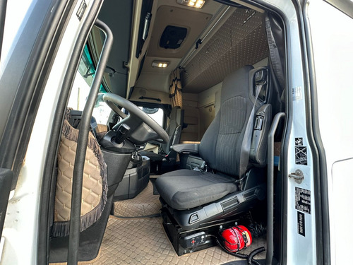 Mb 2548 Actros Ano 2022 Teto Alto 6x2 Único Dono Financia
