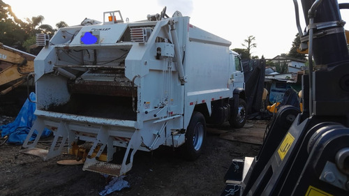 17-180 Worker Ano 2012 Com Compactador De Lixo, Conservado