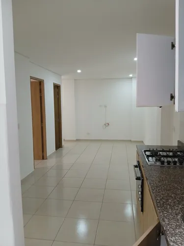 2 Habitación, Cocina Integral, Closet Estudio