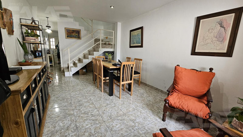 Duplex En Castelar - 2 Dormitorios - Patio - Cochera - Oficina -