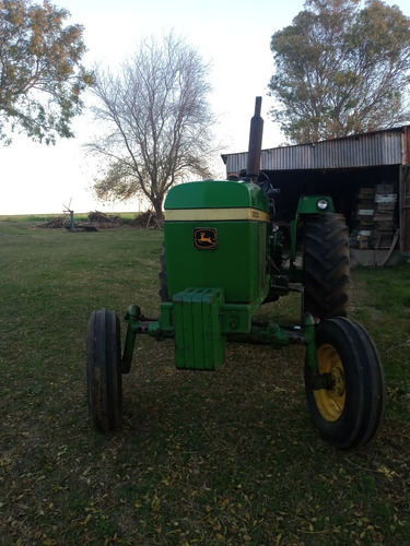 John Deere 3530