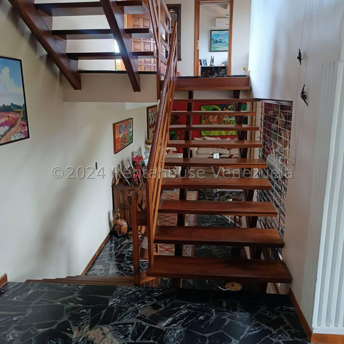 Ss: Vende Casa 24-13892 En Cumbres De Curumo De 832 M2. De 5h/7b/4pe