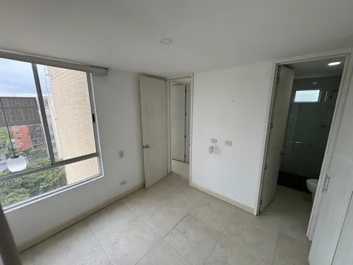 Se Alquila Amplio Apartamento Con Aire En Bochalema Central