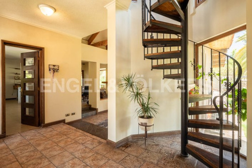 Casa Chilena, Excelente En Condominio