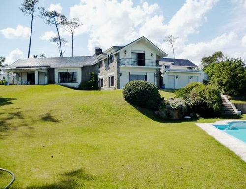 Casa En Venta De 6 Dormitorios En Pinares