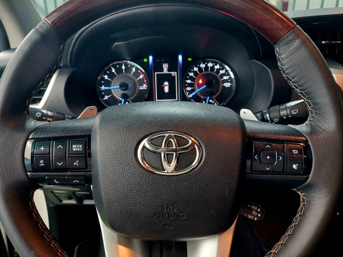 Imagen 15 de 18 de Toyota Fortuner