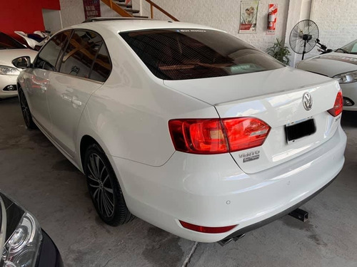 Imagen 7 de 13 de Volkswagen Vento 2.0 Tsi Sportline Caja Dsg 2014