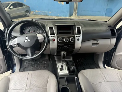 Mitsubishi Montero 2014