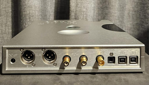 Imagen 2 de 4 de Chord Hugo Tt 1 Dac + Previo + Amplificador De Auriculares