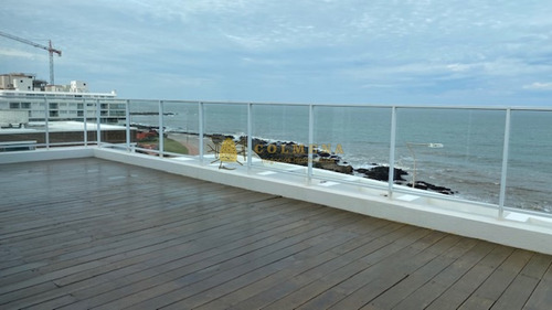 Pent-house Con Excelente Vista A Rambla De La Brava - Con Balcon Y Terraza.- Ref: 3000