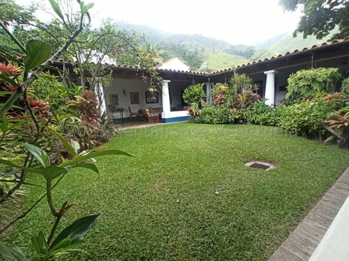 Casa Estupenda Con Excelente Ubicacion A La Venta En Los Chorros  #23-30273 Mn Caracas - Sucre 