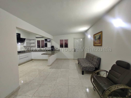   Maribelm & Naudye, Venden Moderna Casa A Estrenar En  Fundalara Barquisimeto  Lara, Venezuela, 5 Dormitorios  3 Baños  275 M² 