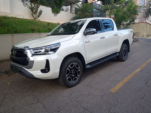Imagem 1 de 10 de Hilux Srx Cab Dupla 4x4 Automatica