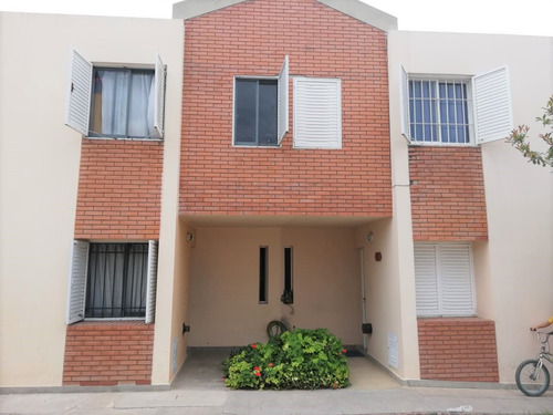 Imagen 1 de 14 de Oportunidad Duplex A La Venta, Calle Diego Cala 400
