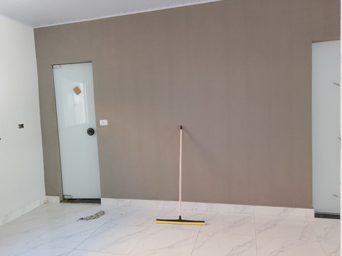 Casa Com 3 Quartos , 2 Banheiros , Copa , Área De Serviço