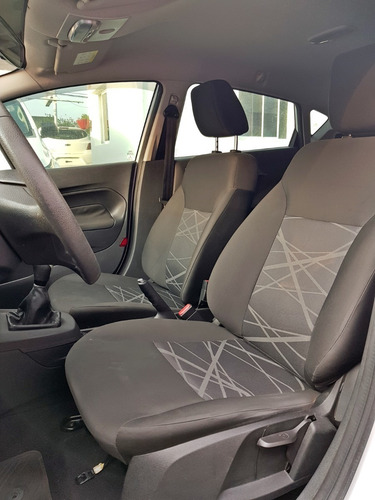 Imagen 6 de 15 de Ford Fiesta S 2015