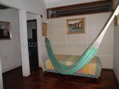 Casa En Venta En Caicaguana, El Hatillo Mls #24-8784