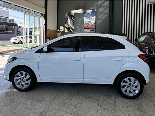 Chevrolet Onix 1.4 MPFI LT 8V FLEX 4P MANUAL